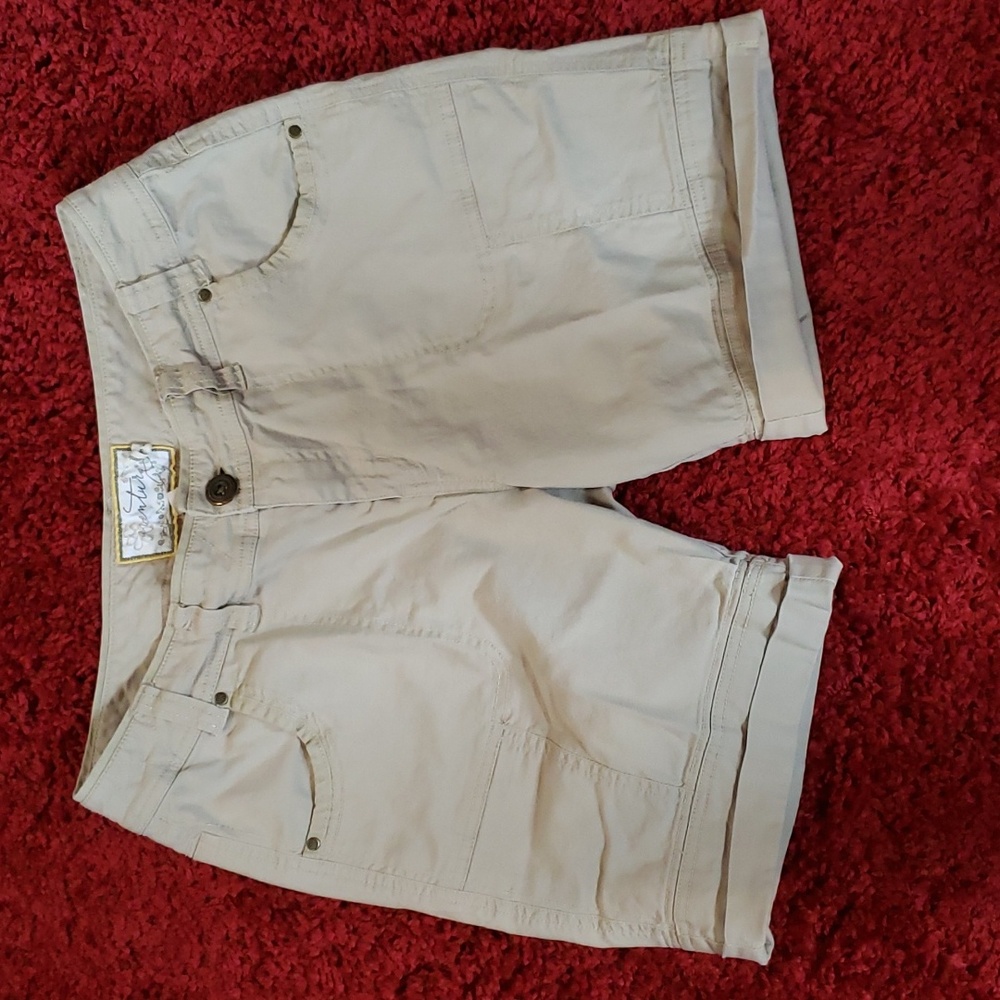 Aventura Organic Khaki Shorts Size 10